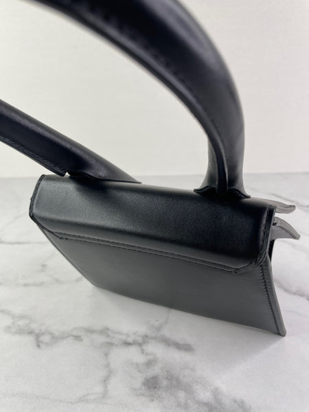 JACQUEMUS Black Le Chiquito Moyen Leather Top Handle Shoulder/Crossbody Bag