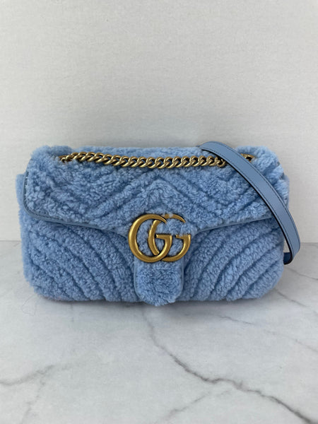 GUCCI Cadet Blue Small GG Marmont leather-trimmed matelassé shearling shoulder/crossbody bag