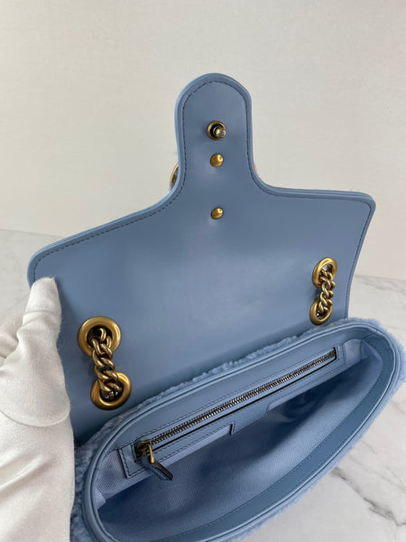 GUCCI Cadet Blue Small GG Marmont leather-trimmed matelassé shearling shoulder/crossbody bag