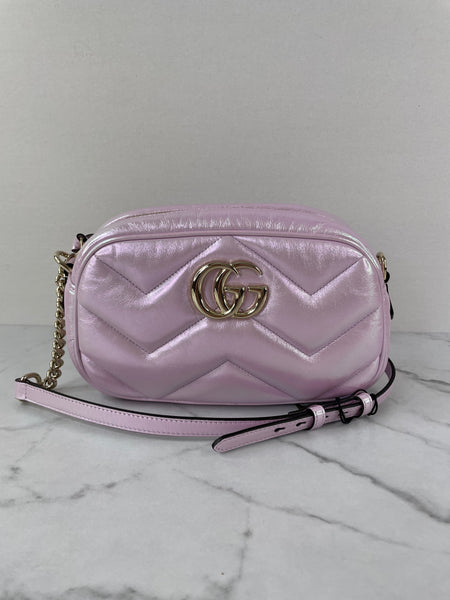 GUCCI Iridescent Escape Pink Nappa Chevron Matelasse Small GG Marmont Chain Shoulder/Crossbody Bag