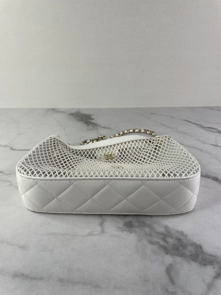 Chanel White Mesh/Lambskin Crossbody/Shoulder Bag with Pouch