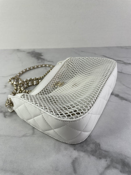 Chanel White Mesh/Lambskin Crossbody/Shoulder Bag with Pouch