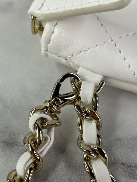 Chanel White Mesh/Lambskin Crossbody/Shoulder Bag with Pouch