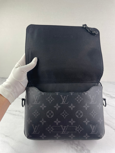 LOUIS VUITTON Monogram Eclipse Steamer Messenger Crossbody/Shoulder Bag