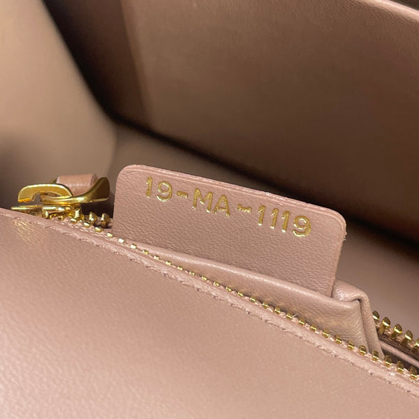 CHRISTIAN DIOR Fard (pink/beige) Shiny Crinkled Lambskin 30 Montaigne Flap Crossbody/Shoulder Bag