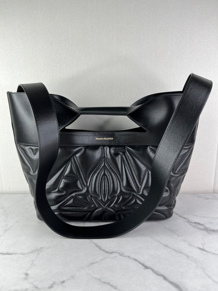 ALEXANDER MCQUEEN Black Calfskin Quilted Small The Bow Shoulder/Crossbody Bag