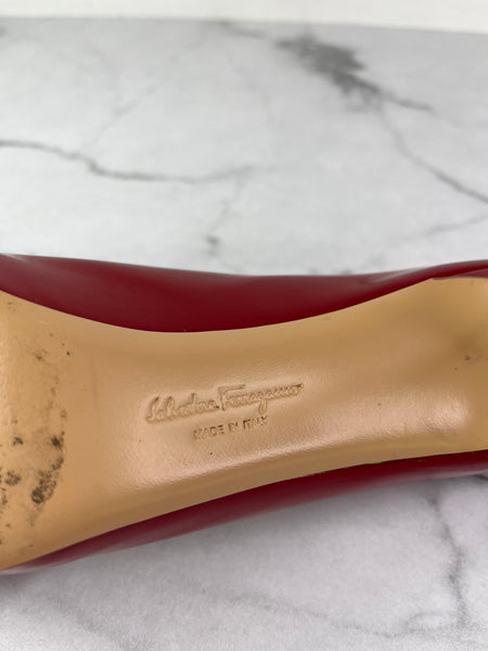 Ferragamo Red Rosso Patent Pimpa Rounded Toe Bow Pumps Size 6