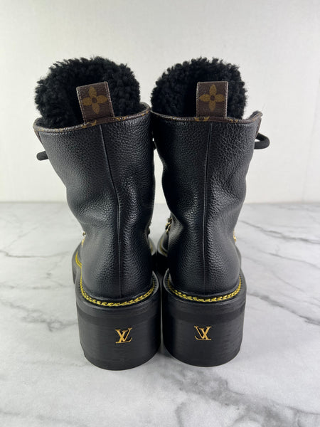 Louis Vuitton Black Grained Calfskin Shearling LV Beaubourg Ankle Boots Size 37