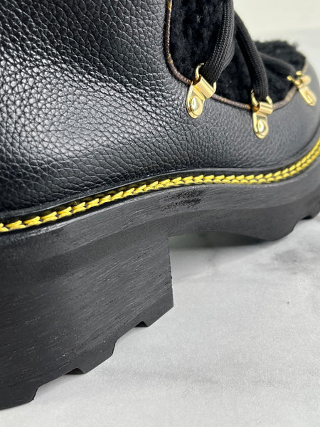 Louis Vuitton Black Grained Calfskin Shearling LV Beaubourg Ankle Boots Size 37