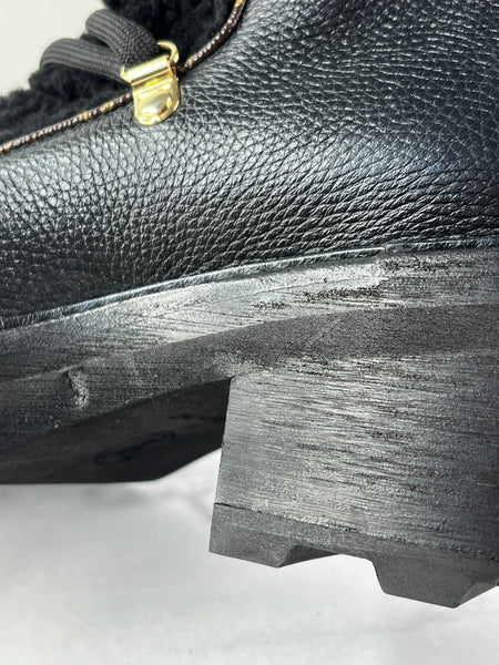 Louis Vuitton Black Grained Calfskin Shearling LV Beaubourg Ankle Boots Size 37