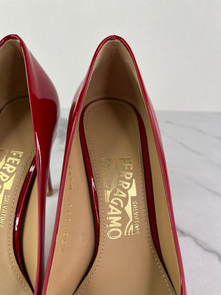 Ferragamo Red Rosso Patent Pimpa Rounded Toe Bow Pumps Size 6