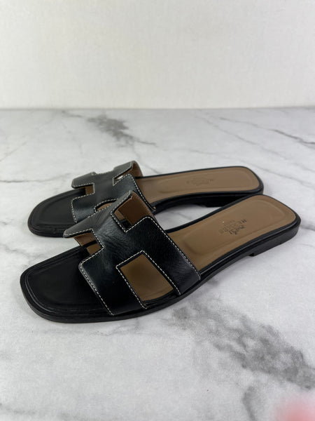 Hermes Black Oran Flat Sandals Size 37