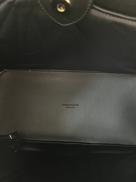 ALEXANDER MCQUEEN Black Calfskin Quilted Small The Bow Shoulder/Crossbody Bag