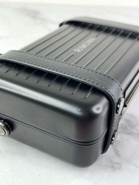 RIMOWA Black PERSONAL ALUMINUM Crossbody/Shoulder Bag
