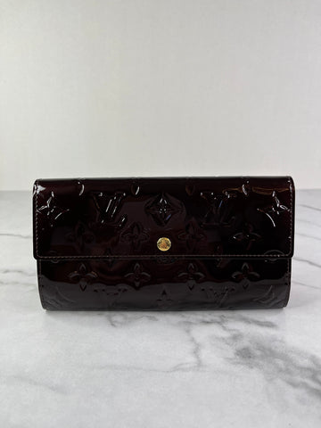 Louis Vuitton Amarante Monogram Vernis Sarah Wallet