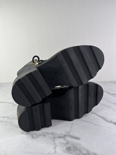 Louis Vuitton Black Grained Calfskin Shearling LV Beaubourg Ankle Boots Size 37