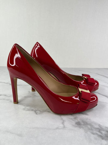 Ferragamo Red Rosso Patent Pimpa Rounded Toe Bow Pumps Size 6