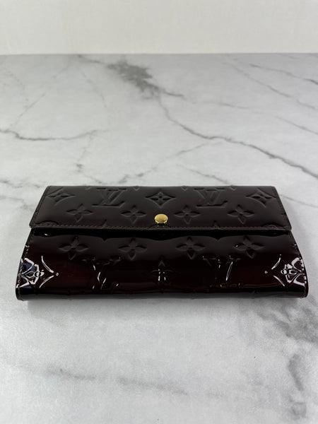 Louis Vuitton Amarante Monogram Vernis Sarah Wallet