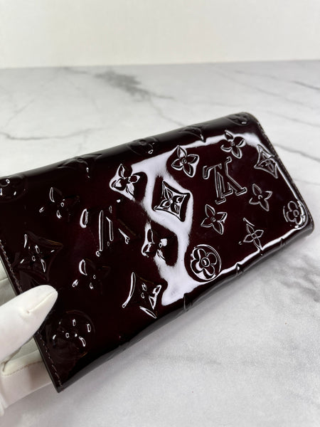 Louis Vuitton Amarante Monogram Vernis Sarah Wallet