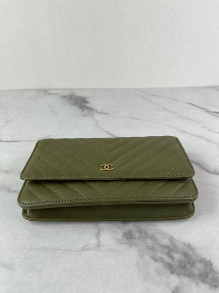 CHANEL Chevron Green Wallet on Chain Crossbody/Shoulder Bag