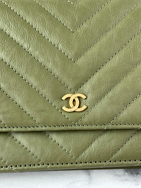 CHANEL Chevron Green Wallet on Chain Crossbody/Shoulder Bag