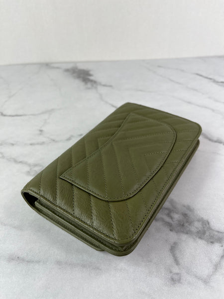 CHANEL Chevron Green Wallet on Chain Crossbody/Shoulder Bag