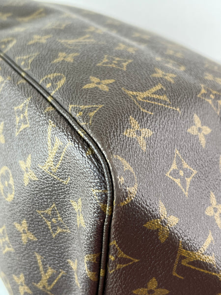 LOUIS VUITTON Monogram Neverfull GM Tote Bag