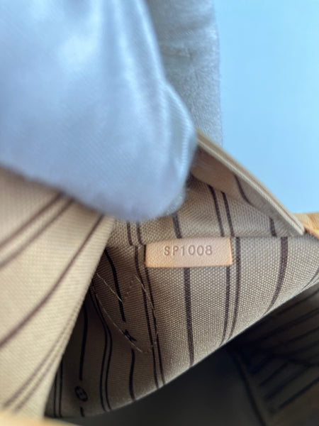 LOUIS VUITTON Monogram Neverfull GM Tote Bag