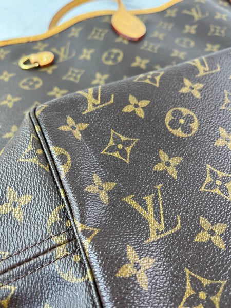 LOUIS VUITTON Monogram Neverfull GM Tote Bag