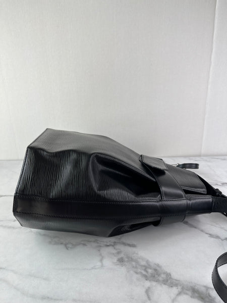 LOUIS VUITTON Black Epi Sac D’epaule GM Shoulder Bag