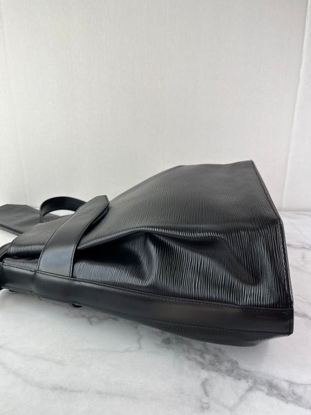 LOUIS VUITTON Black Epi Sac D’epaule GM Shoulder Bag