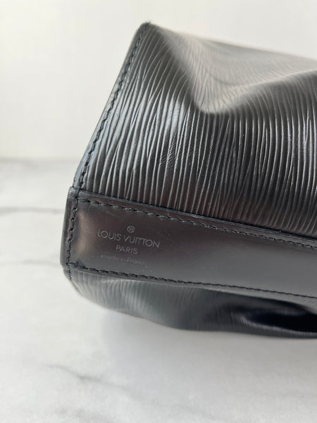 LOUIS VUITTON Black Epi Sac D’epaule GM Shoulder Bag