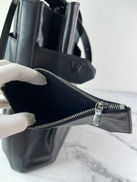 LOUIS VUITTON Black Epi Sac D’epaule GM Shoulder Bag