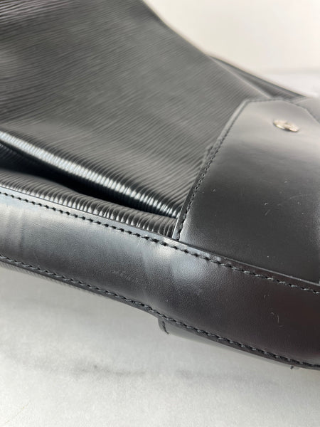 LOUIS VUITTON Black Epi Sac D’epaule GM Shoulder Bag
