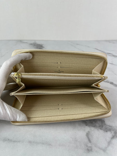 LOUIS VUITTON Damier Azur Zippy Wallet
