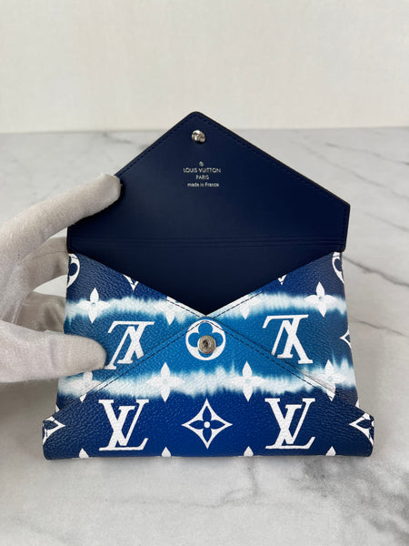 LOUIS VUITTON Blue ESCALE Medium Pochette Kirigami Passport Holder/Pouch