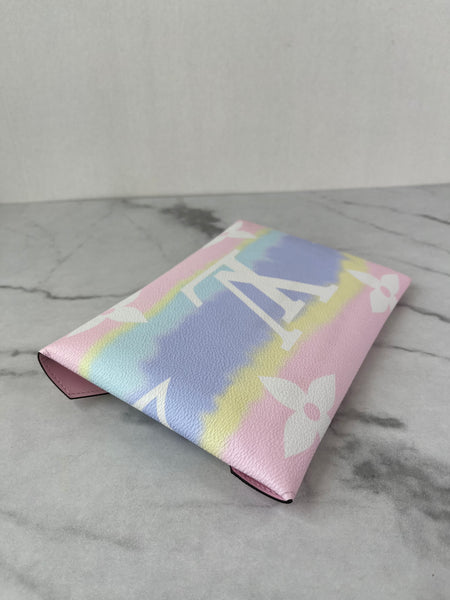 LOUIS VUITTON Pastel ESCALE Large Pochette Kirigami Clutch/Pouch