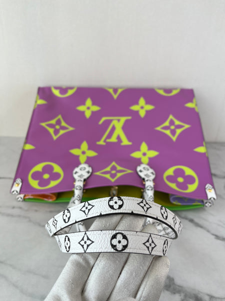 LOUIS VUITTON Multicolor Monogram Giant Onthego GM Shoulder Bag