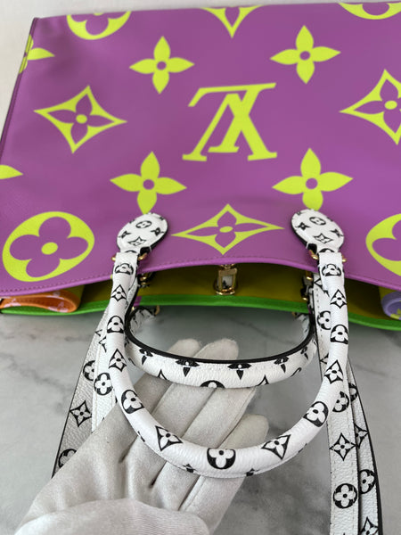 LOUIS VUITTON Multicolor Monogram Giant Onthego GM Shoulder Bag