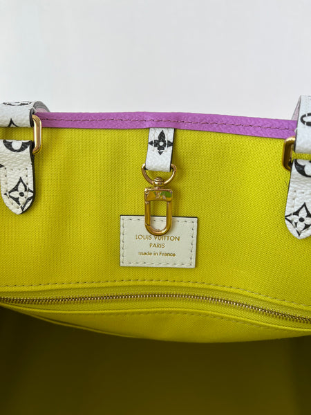 LOUIS VUITTON Multicolor Monogram Giant Onthego GM Shoulder Bag