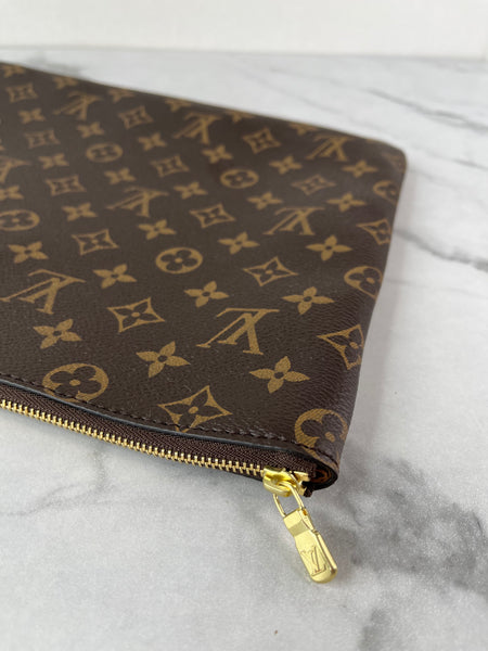 LOUIS VUITTON Monogram Etui Voyage MM Pouch
