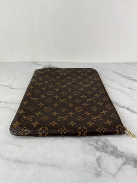 LOUIS VUITTON Monogram Etui Voyage MM Pouch