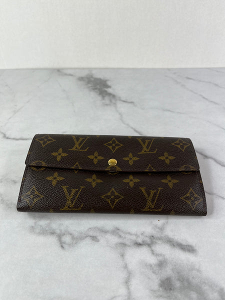 LOUIS VUITTON Monogram Sarah Wallet (with crossbody chain)