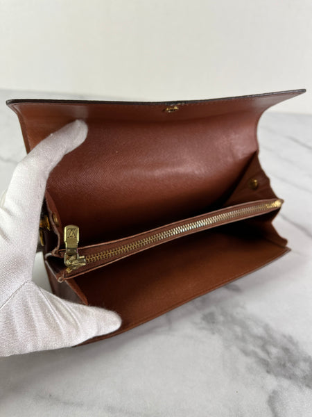 LOUIS VUITTON Monogram Sarah Wallet (with crossbody chain)
