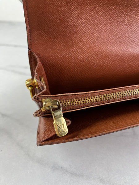 LOUIS VUITTON Monogram Sarah Wallet (with crossbody chain)