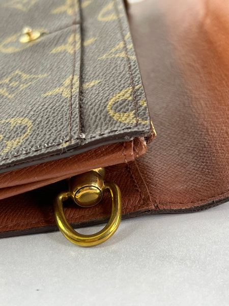 LOUIS VUITTON Monogram Sarah Wallet (with crossbody chain)