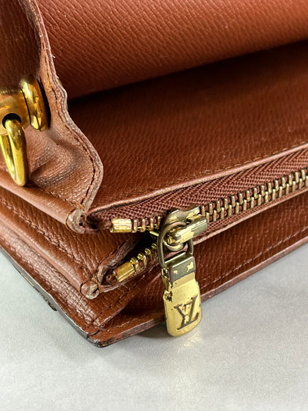 LOUIS VUITTON Monogram Sarah Wallet (with crossbody chain)