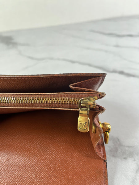 LOUIS VUITTON Monogram Sarah Wallet (with crossbody chain)