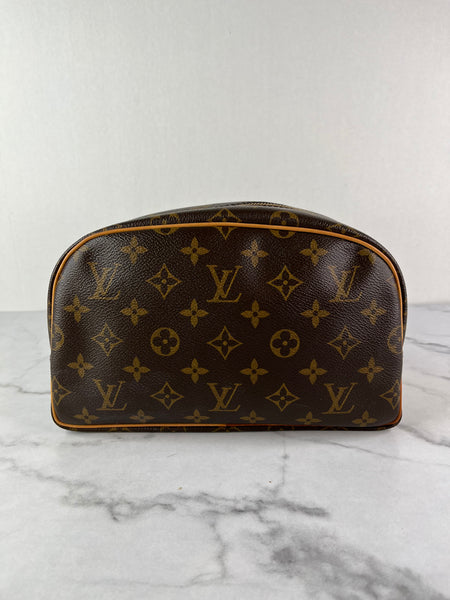 LOUIS VUITTON Monogram Toiletry Bag 25