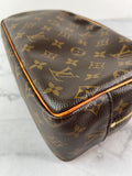 LOUIS VUITTON Monogram Toiletry Bag 25